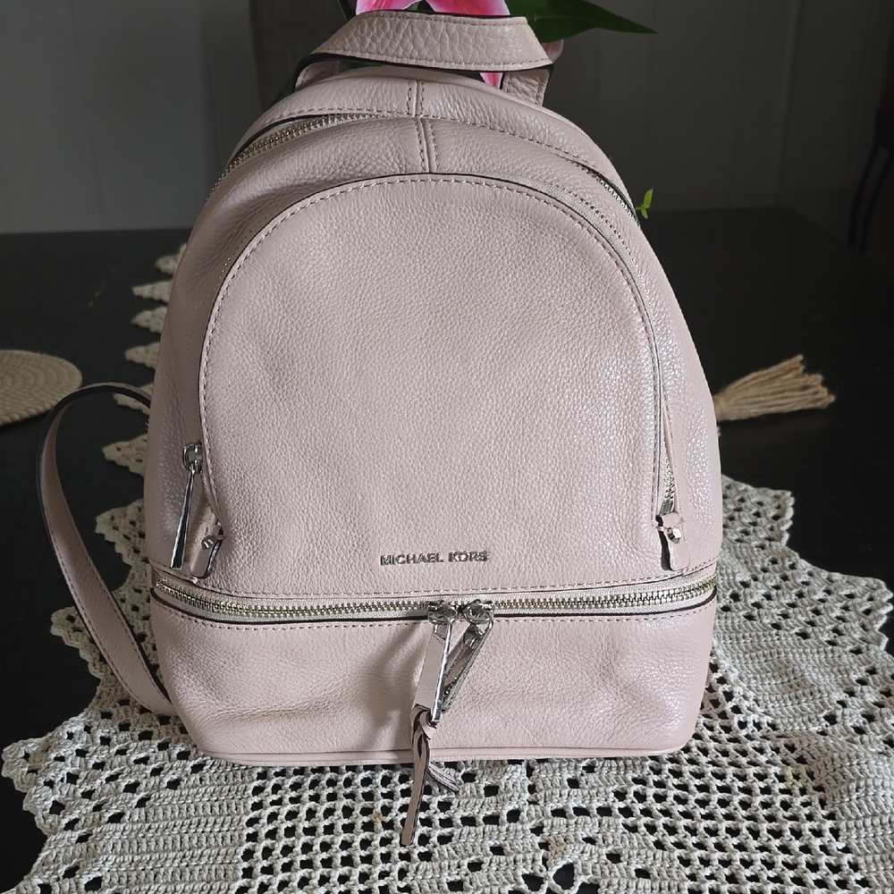 Michael Kors Blush Leather Small Backpack 💝💖